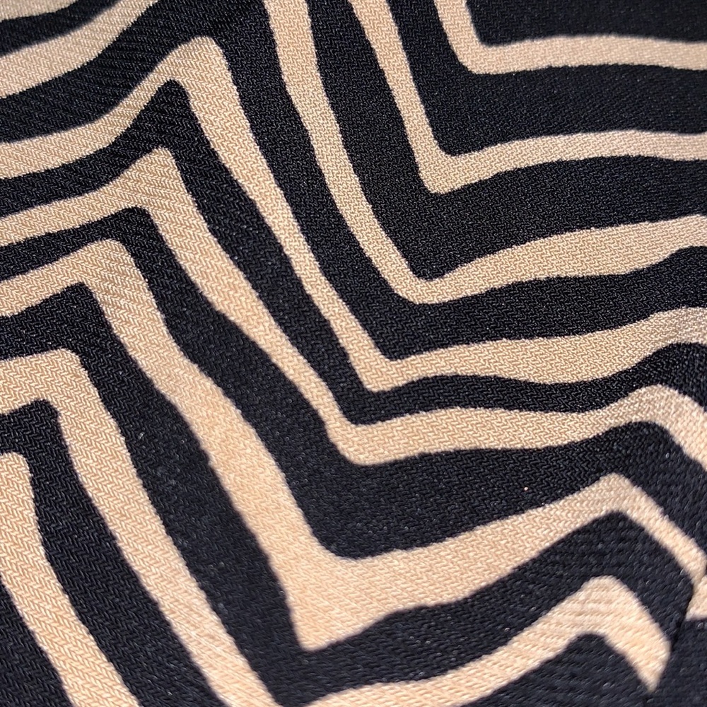 Patterned Blouse - image 4